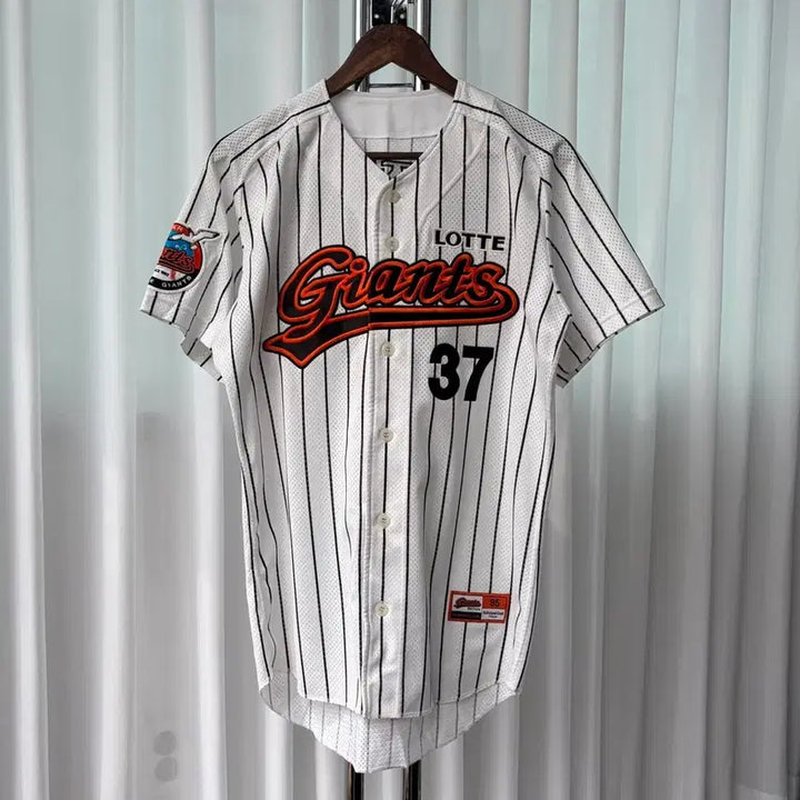 [BUNJANG] Lotte Giants Jo Jung-hoon Professional Baseball Uniform [Size M] / [M]롯데 자이언츠 조정훈 프로페셔널 야구 유니폼