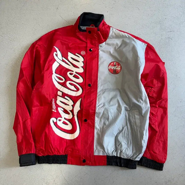 [BUNJANG] Coca-Cola Windbreaker Jacket Red/Grey / 코카콜라 바람막이 자켓 레드/그레이