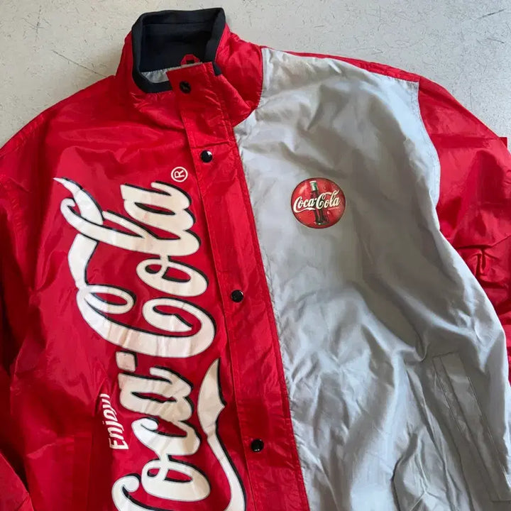 [BUNJANG] Coca-Cola Windbreaker Jacket Red/Grey / 코카콜라 바람막이 자켓 레드/그레이