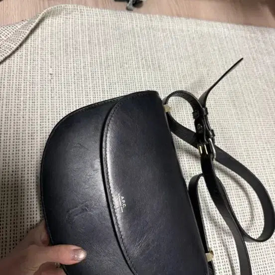 [BUNJANG] A.P.C. Geneva Black Crossbody Bag / A.P.C 아페쎄 블랙 제네바