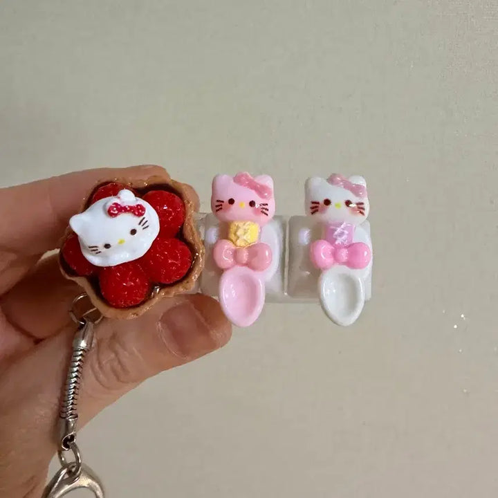 [BUNJANG] Handmade Kitty Character Keycap Keychain / 키티 캐릭터 키캡 키링