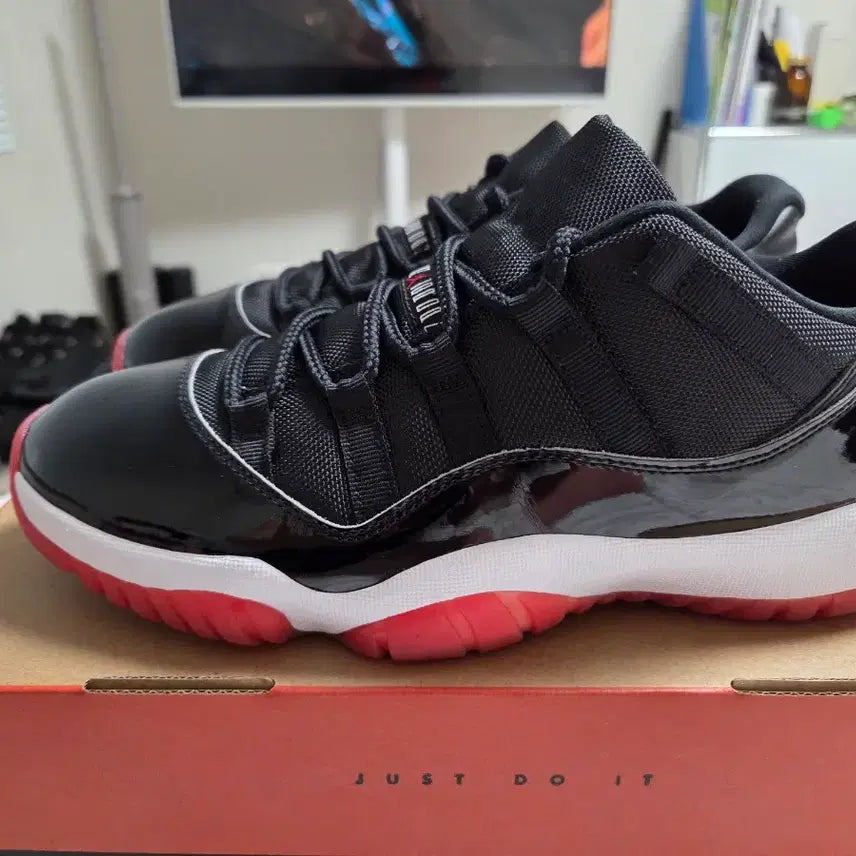[BUNJANG] Air Jordan 11 Low Bred / [275] 에어조던11 로우 브레드