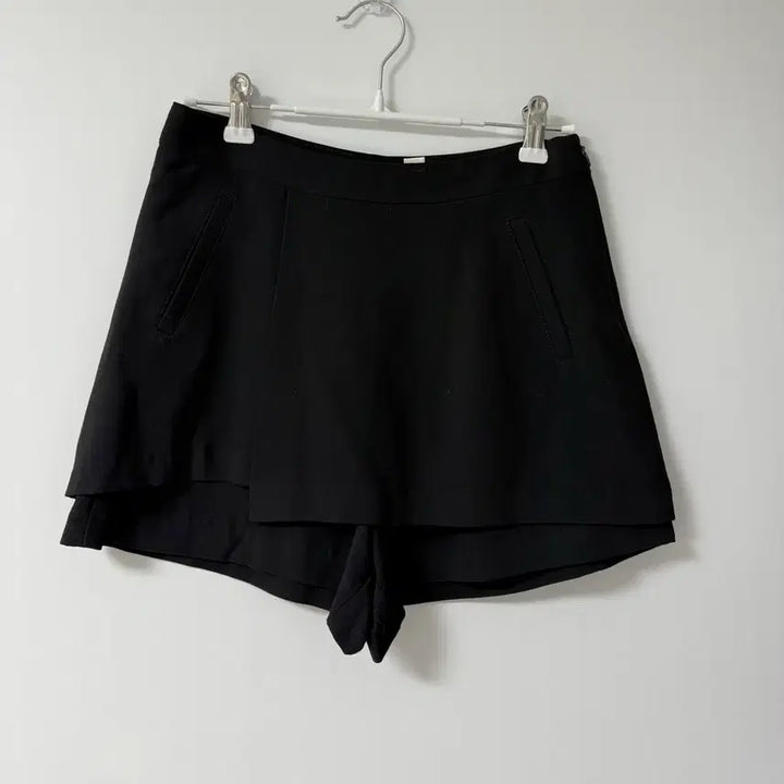 [BUNJANG] Black Wrap Skirt Shorts - New / 블랙 랩 스커트 반바지-새제품