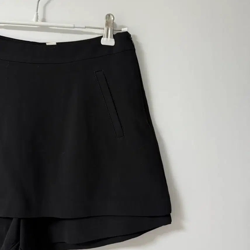 [BUNJANG] Black Wrap Skirt Shorts - New / 블랙 랩 스커트 반바지-새제품