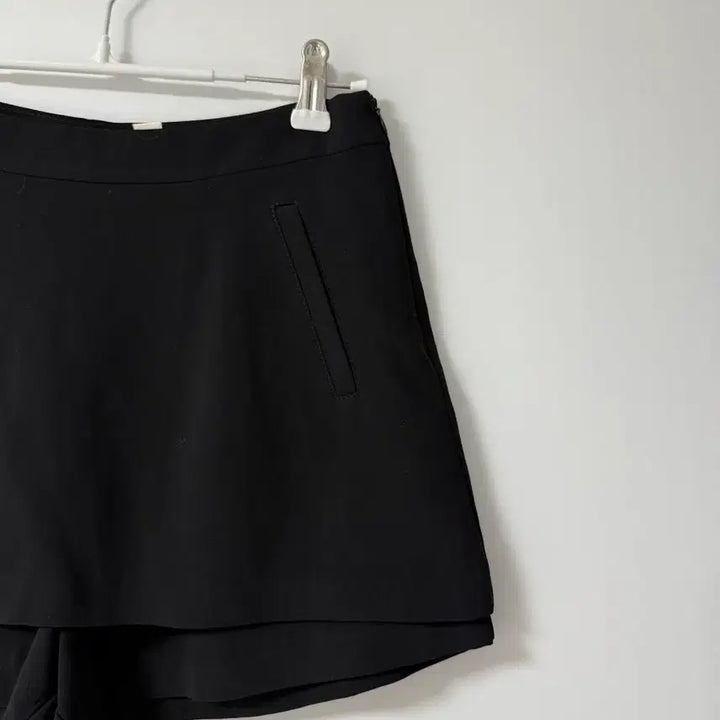 [BUNJANG] Black Wrap Skirt Shorts - New / 블랙 랩 스커트 반바지-새제품