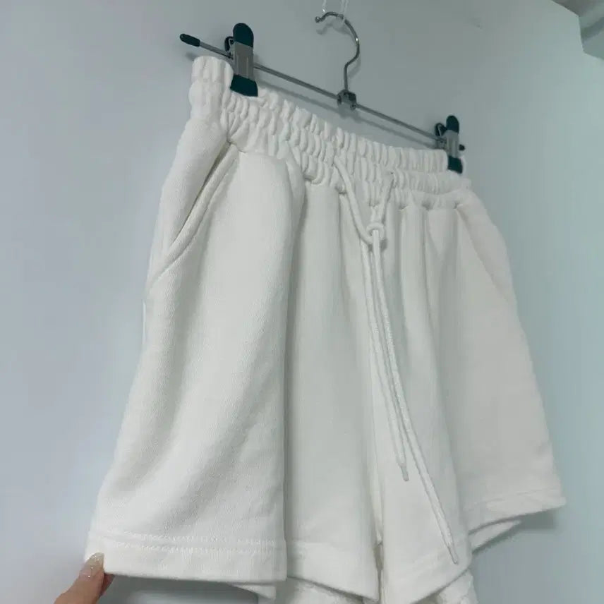 [BUNJANG] White Shorts / 화이트 반바지