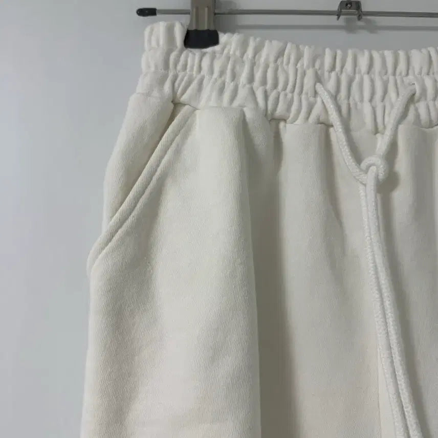 [BUNJANG] White Shorts / 화이트 반바지