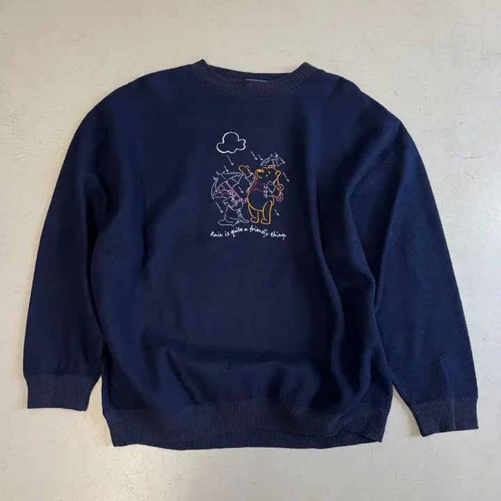 [BUNJANG] Disney Winnie the Pooh Embroidered Sweatshirt Navy / 푸 Winnie the Pooh 자수 맨투맨 네이비