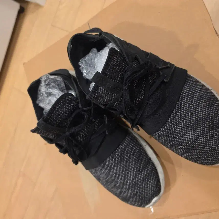 [BUNJANG] Adidas Tubular Black Sneakers / 아디다스 스니커즈 블랙