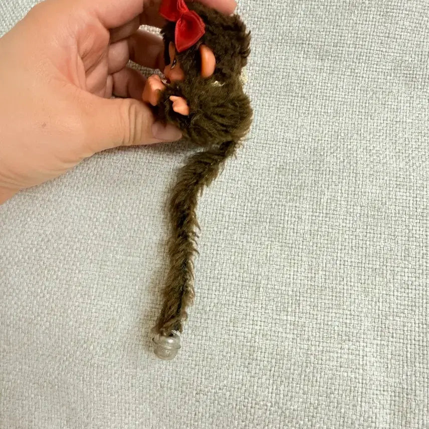 [BUNJANG] Vintage Monchhichi Doll with Red Ribbon / 빈티지 몬치치