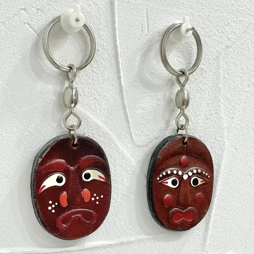 [BUNJANG] 90s Vintage Korean Traditional Mask Couple Leather Keychain Set / [90s 빈티지] K-고전키링 전통탈 커플 가죽키링