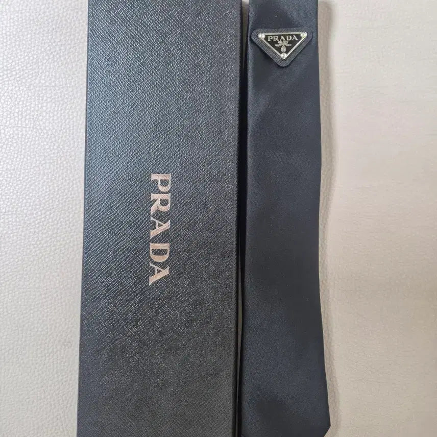 [BUNJANG] Prada Silk Necktie Black / 프라다 넥타이 블랙