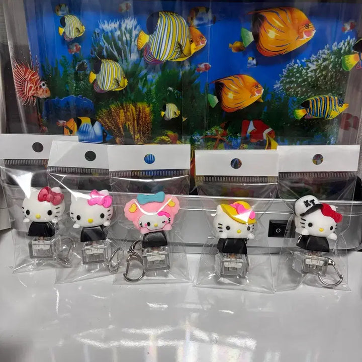 [BUNJANG] Hello Kitty Keycap Keyring / 헬로키티 키캡 키링 클릭커