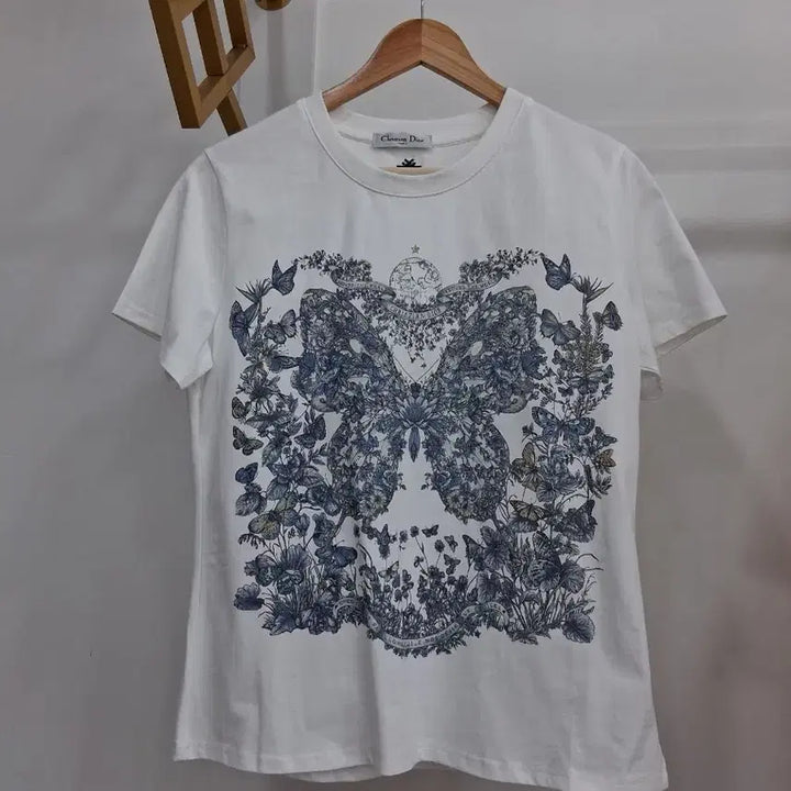 [BUNJANG] Butterfly Print Short Sleeve T-Shirt White / 나비 프린팅 반팔 티셔츠 화이트