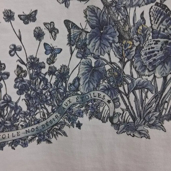 [BUNJANG] Butterfly Print Short Sleeve T-Shirt White / 나비 프린팅 반팔 티셔츠 화이트