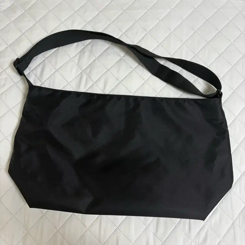 [BUNJANG] EMIS Cross Bag Black / EMIS 이미스 크로스백((무배))