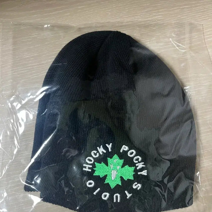 [BUNJANG] Tong Tong Bae Hockey Pokey Studio Beanie / 통통배 하키포키 스튜디오 비니