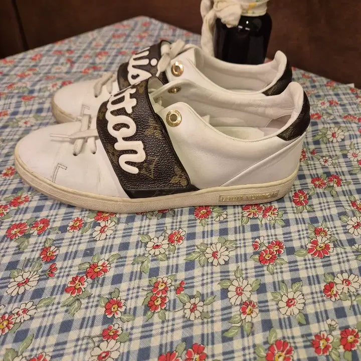 [BUNJANG] Louis Vuitton White Sneakers Shoes / 정품 루이비통 화이트 스니커즈 슈즈