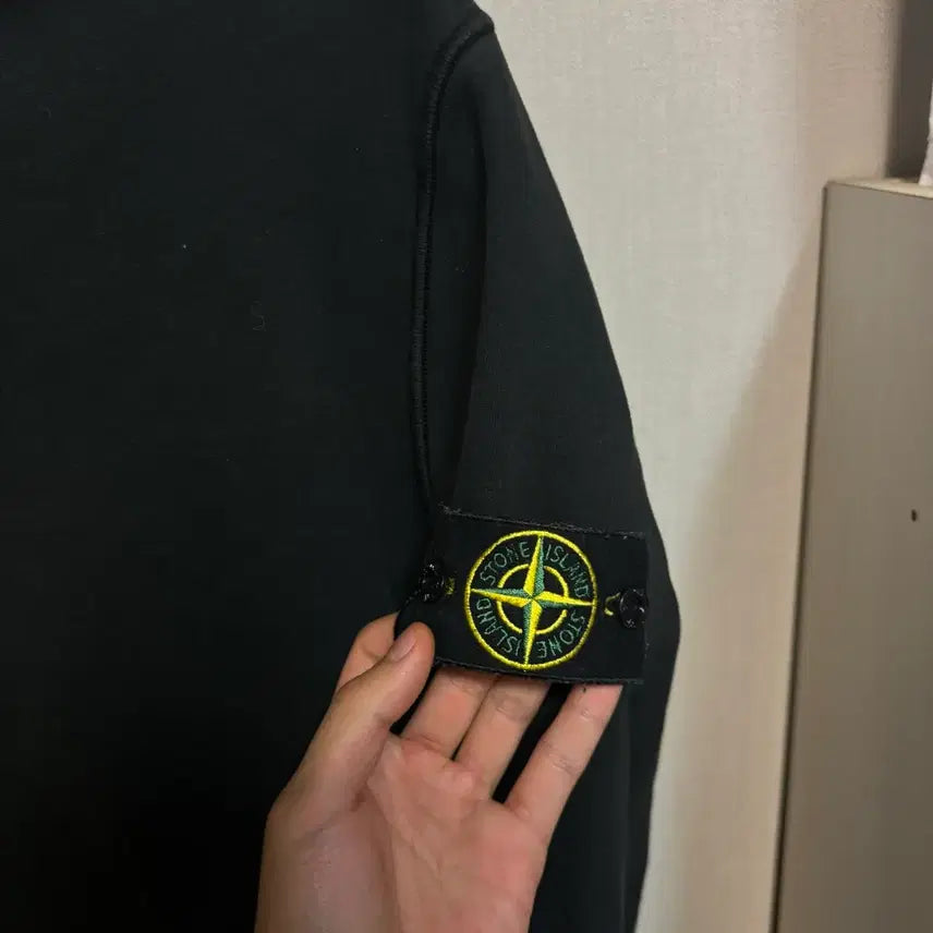 [BUNJANG] Stone Island 22FW Sweatshirt L Black / [정품 , L사이즈] 22FW 스톤아일랜드 맨투맨 블랙