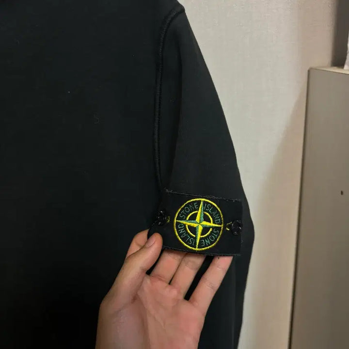 [BUNJANG] Stone Island 22FW Sweatshirt L Black / [정품 , L사이즈] 22FW 스톤아일랜드 맨투맨 블랙