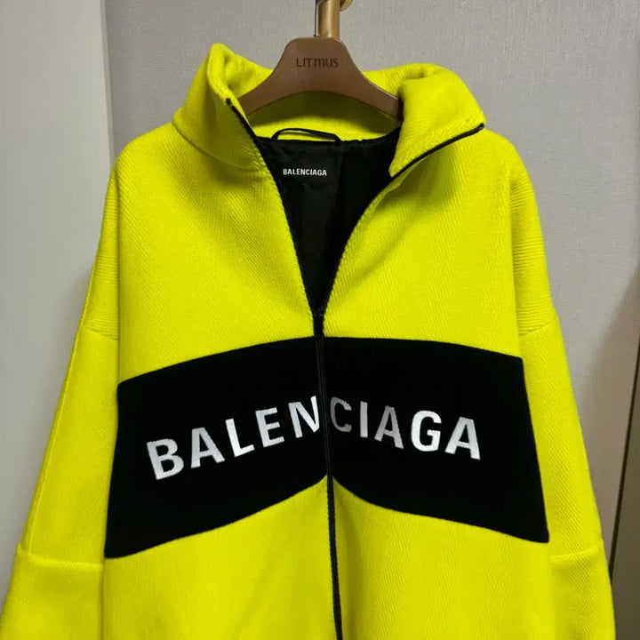 [BUNJANG] Balenciaga Neon Fleece Jacket / [정품] 발렌시아가 네온 플리스 후리스 자켓