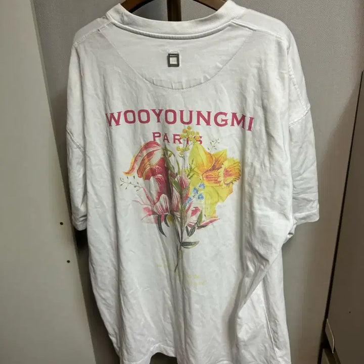 [BUNJANG] Wooyoungmi 22SS Flower Back Logo T-Shirt White / [정품] 22ss 우영미 플라워 백로고 반팔