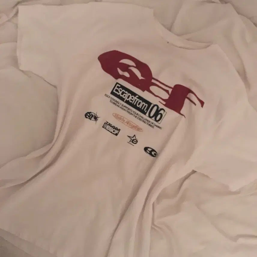 [BUNJANG] Escapefrom Paris Printed Short Sleeve T-shirt / 이스케이프프롬 프린팅 반팔