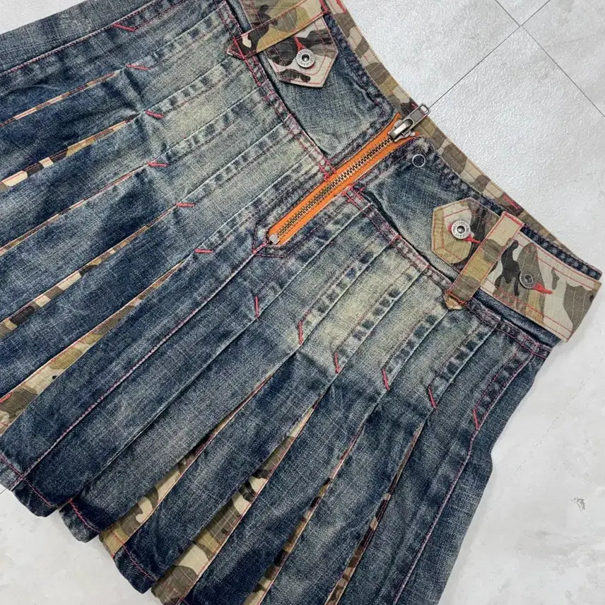 [BUNJANG] JETLAG Camo Mix Denim Pleated Skirt / 