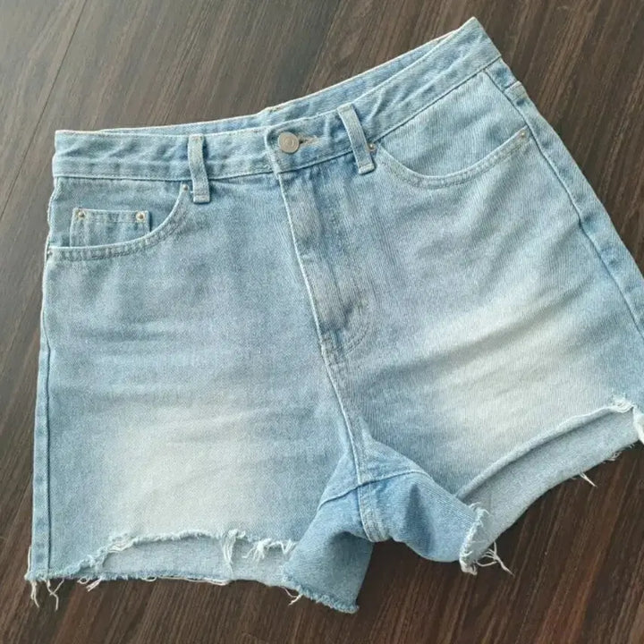 [BUNJANG] High-Waisted Washed Light Blue Denim Shorts / (새상품) 하이웨스트 워싱 연청반바지 데님팬츠