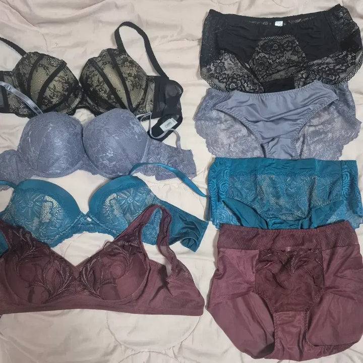 [BUNJANG] Lace Bra and Panty Set / 레이스 브라 팬티 세트(중고)