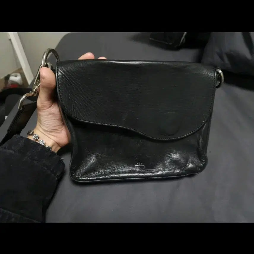[BUNJANG] A COLD WALL Leather Crossbody Bag / A COLD WALL 어콜드월 레더 크로스백