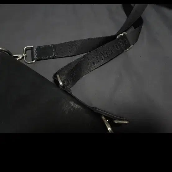 [BUNJANG] A COLD WALL Leather Crossbody Bag / A COLD WALL 어콜드월 레더 크로스백