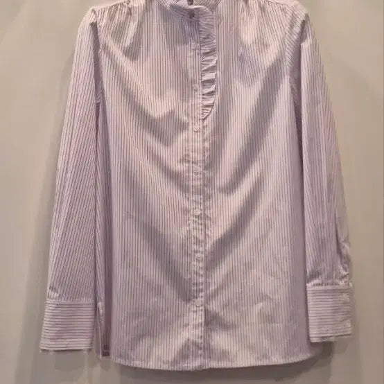 [BUNJANG] IT MICHAA Striped Frill Neck Blouse &amp; THEORY Navy Shorts Set / 블라우스/반바지
