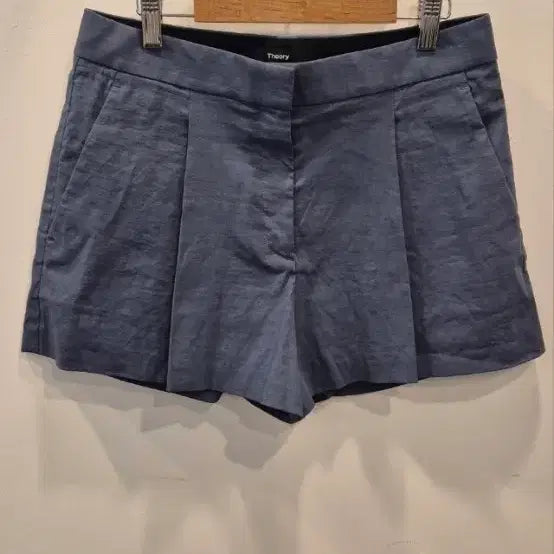 [BUNJANG] IT MICHAA Striped Frill Neck Blouse &amp; THEORY Navy Shorts Set / 블라우스/반바지