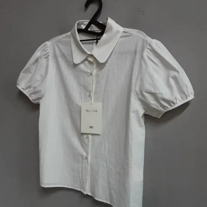 [BUNJANG] TILL I DIE White Short Sleeve Blouse (Free Size) / 택새상품) TILL I DIE 흰색 반팔 블라우스 free
