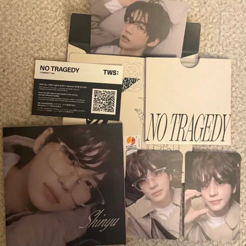 [BUNJANG] TWS Compact Blush ShinYu Photocard &amp; DoHoon Postcard / 투어스 컴팩트 블러쉬 BLUSH 신유 양도 (포카:신유/엽서:도훈)
