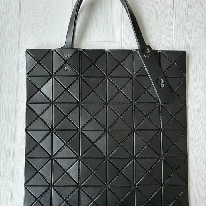 [BUNJANG] Bao Bao Lucent Tote Bag Black / 바오바오 루센트 매트블랙 토트백