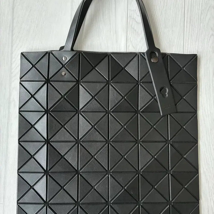 [BUNJANG] Bao Bao Lucent Tote Bag Black / 바오바오 루센트 매트블랙 토트백