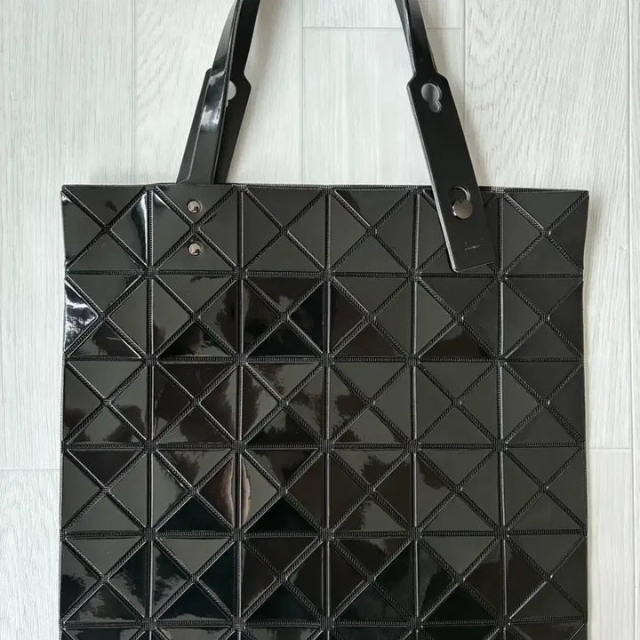 [BUNJANG] Bao Bao Black Lucent Tote Bag / 바오바오 블랙 루센트 토트백