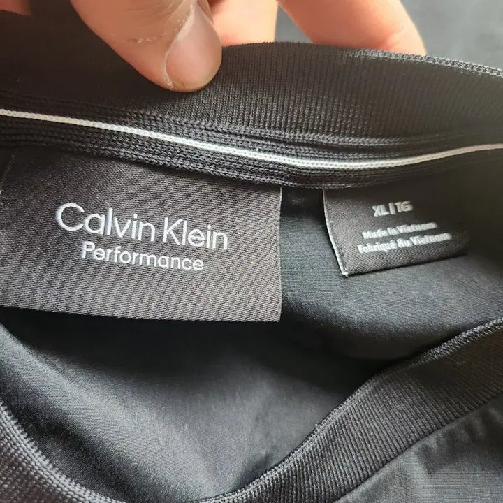 [BUNJANG] Calvin Klein Performance Woven Pocket Short Sleeve T-Shirt XL / 켈빈클라인 퍼포먼스 우븐 포켓 반팔 티셔츠 XL