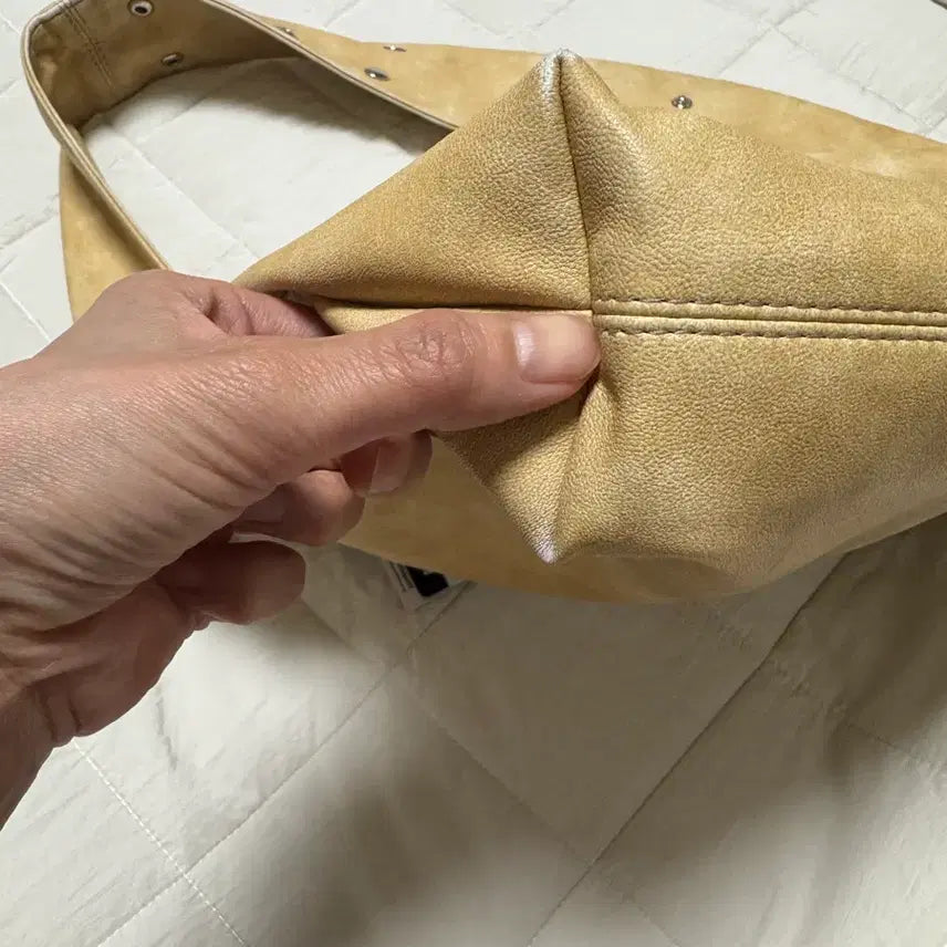 [BUNJANG] Hietta Butter Tote Bag / 히에타 버터 토트백