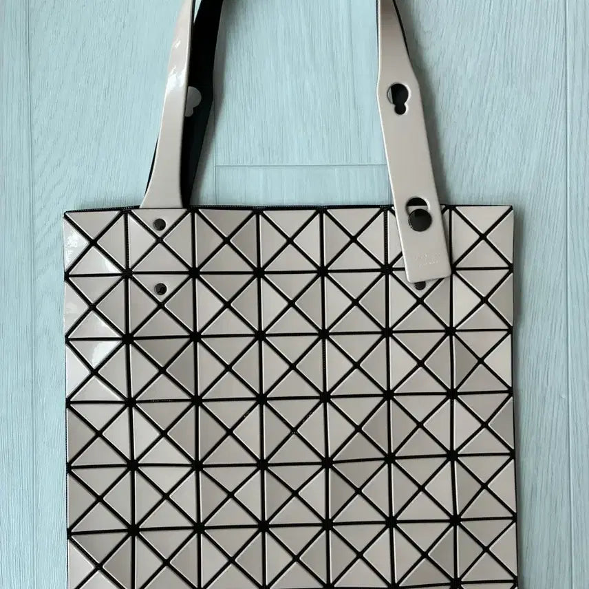 [BUNJANG] Bao Bao Prism Tote Bag Beige / 바오바오 프리즘 토트백 베이지