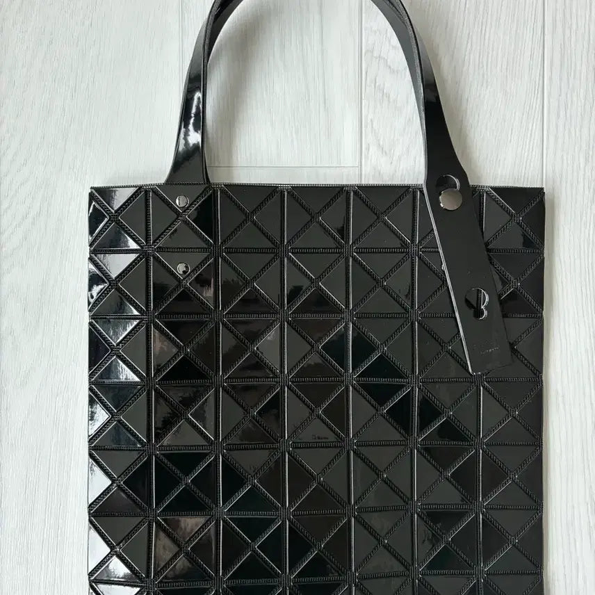[BUNJANG] Bao Bao Prism Tote Bag Black / 바오바오 프리즘 토트백 블랙