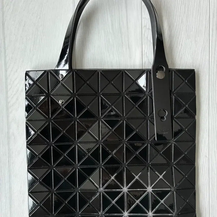 [BUNJANG] Bao Bao Prism Tote Bag Black / 바오바오 프리즘 토트백 블랙