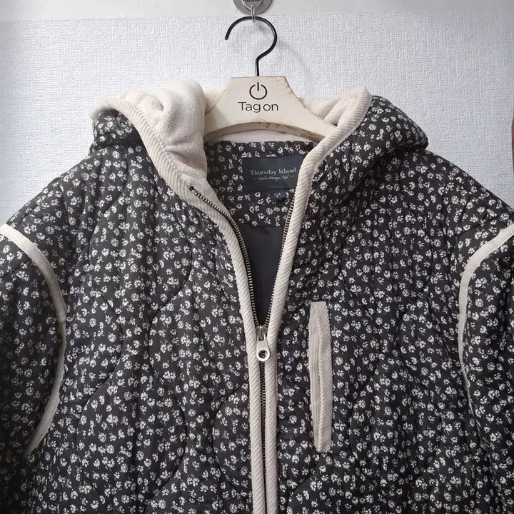 [BUNJANG] Thursday Island Flower Quilting Hooded Coat / Thursday Island 플라워 퀼팅 후드 코트55