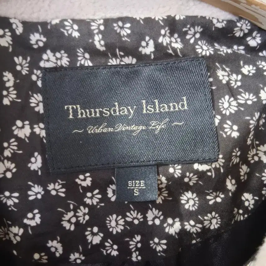 [BUNJANG] Thursday Island Flower Quilting Hooded Coat / Thursday Island 플라워 퀼팅 후드 코트55