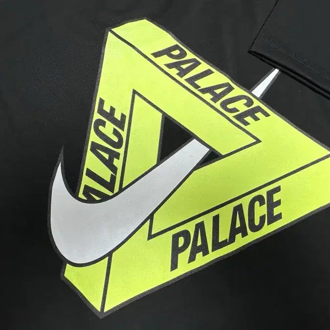 [BUNJANG] Palace x Nike Tri-Swoosh T-Shirt Black M / 팔라스 x 나이키 트라이 스우시 티셔츠 블랙 - 25FW [M]