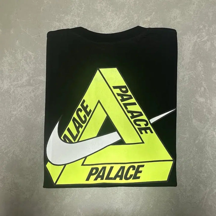 [BUNJANG] Palace x Nike Tri-Swoosh T-Shirt Black M / 팔라스 x 나이키 트라이 스우시 티셔츠 블랙 - 25FW [M]