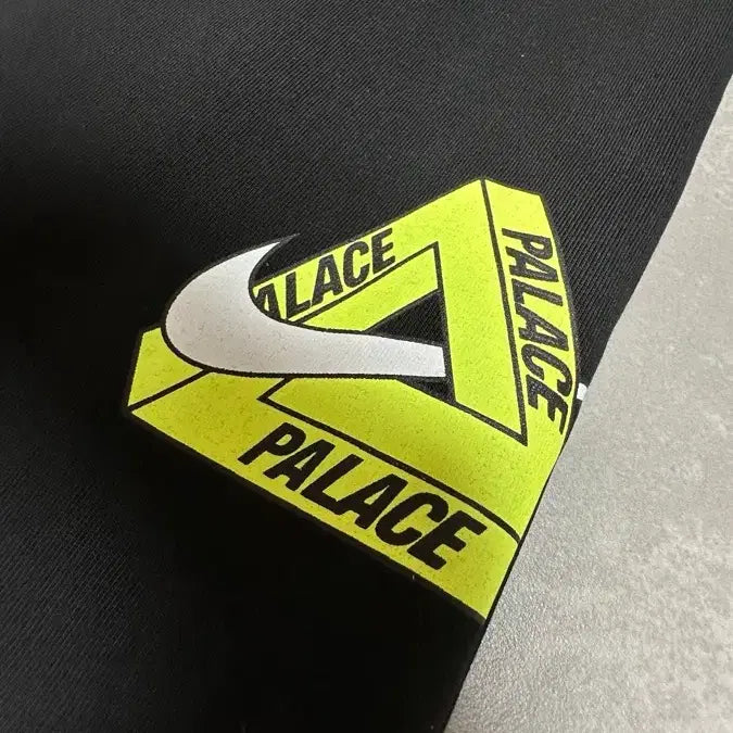 [BUNJANG] Palace x Nike Tri-Swoosh T-Shirt Black M / 팔라스 x 나이키 트라이 스우시 티셔츠 블랙 - 25FW [M]