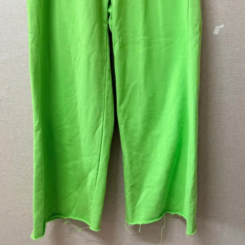 [BUNJANG] Lime Green Training Pants (up to Women&